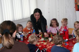 Kinder zu Tisch